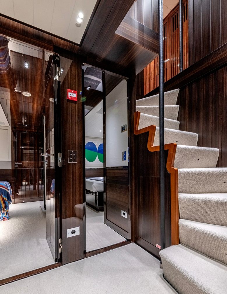 Yacht charter CALM YACHT CHARTER