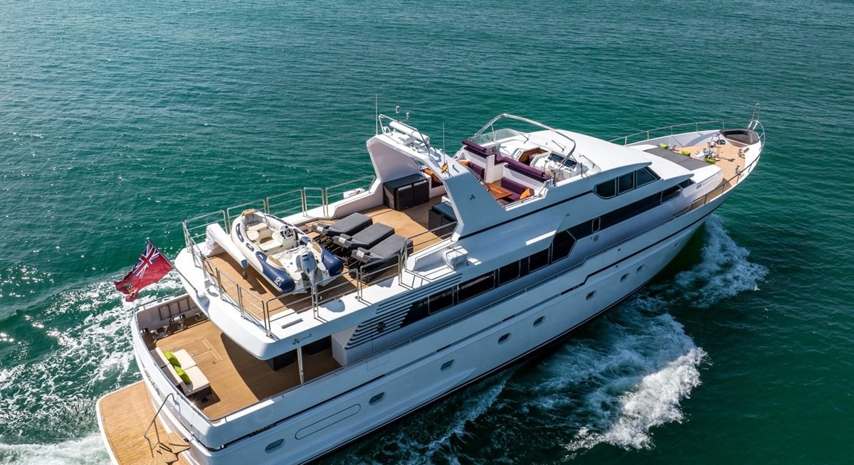 CAMENA II yacht charter 5