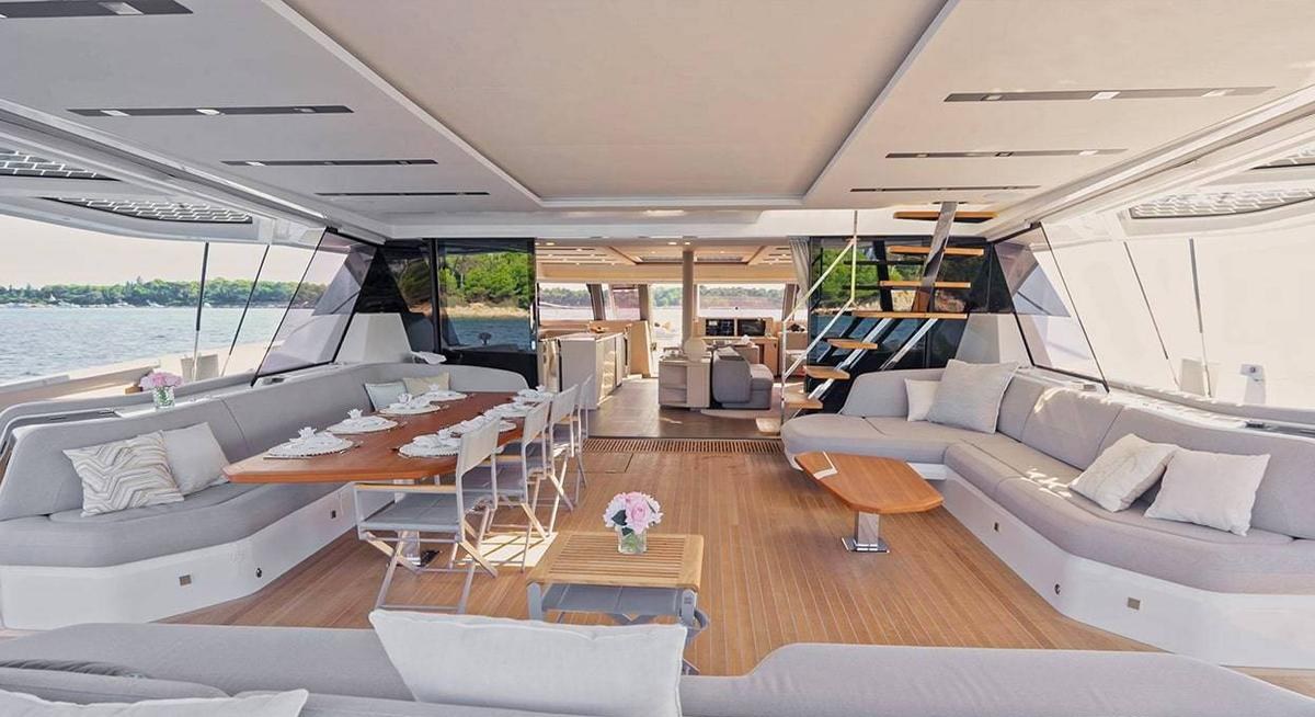 CAPRI yacht charter 4