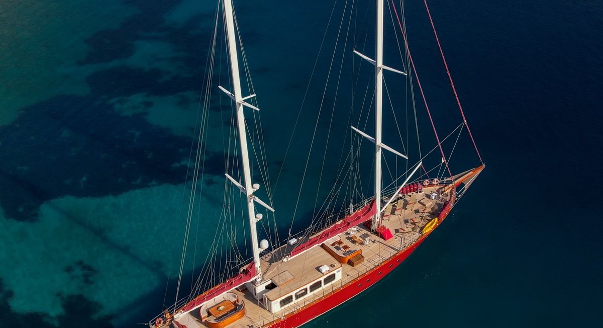 CASA DELL ARTE yacht charter 5