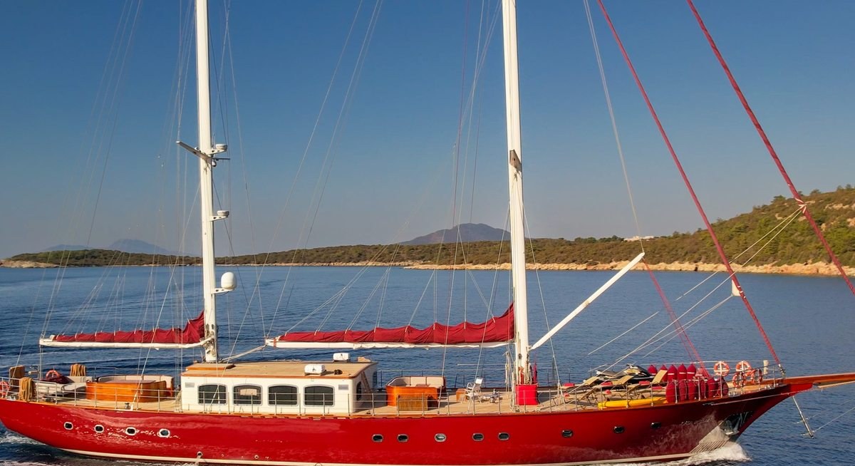 CASA DELL ARTE yacht charter 1