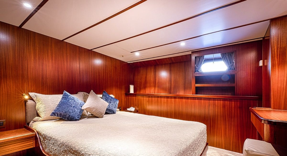 CHANTELLA yacht charter 3