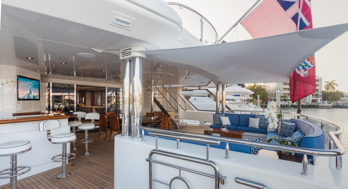 CHASING DAYLIGHT yacht charter 4