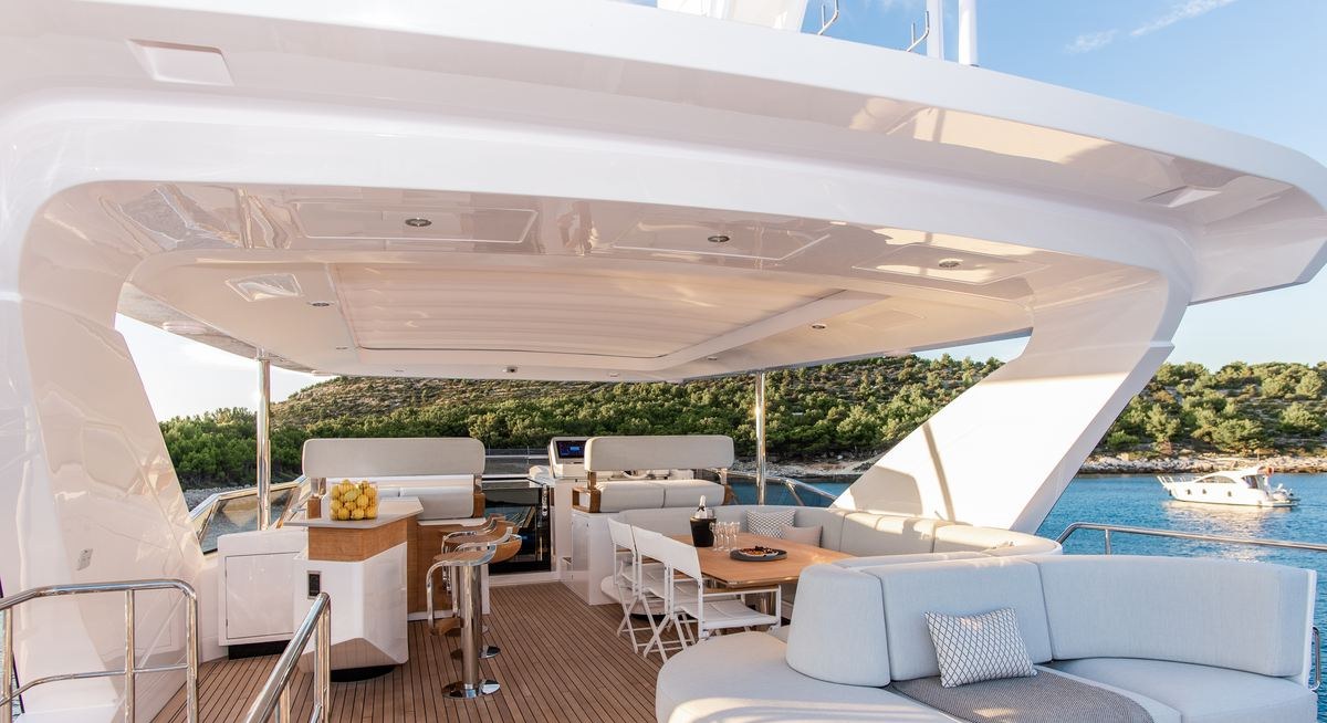 CHILLIN' yacht charter 4