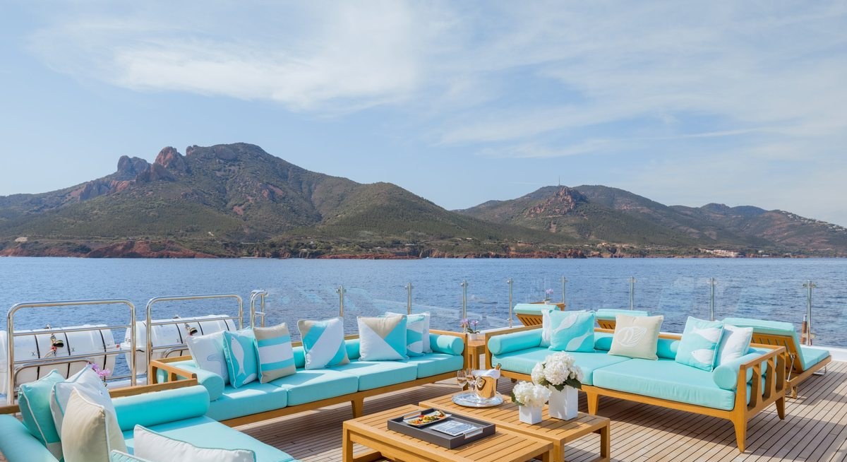 CLELIA III yacht charter 3