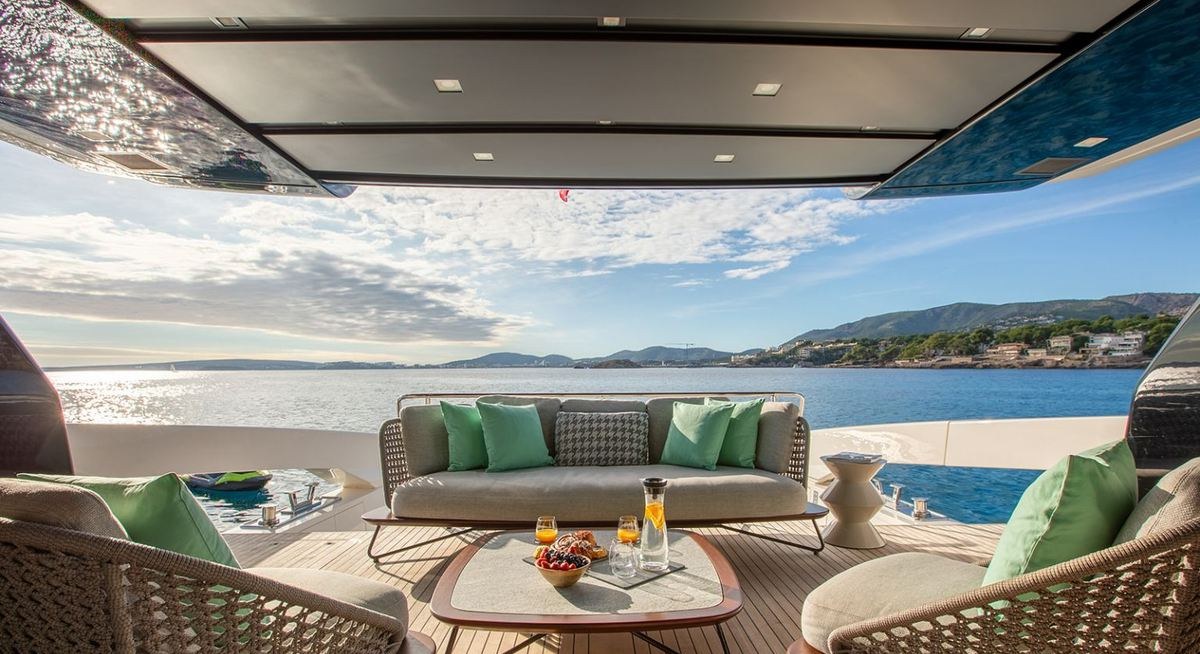 CLOUD IX yacht charter 4