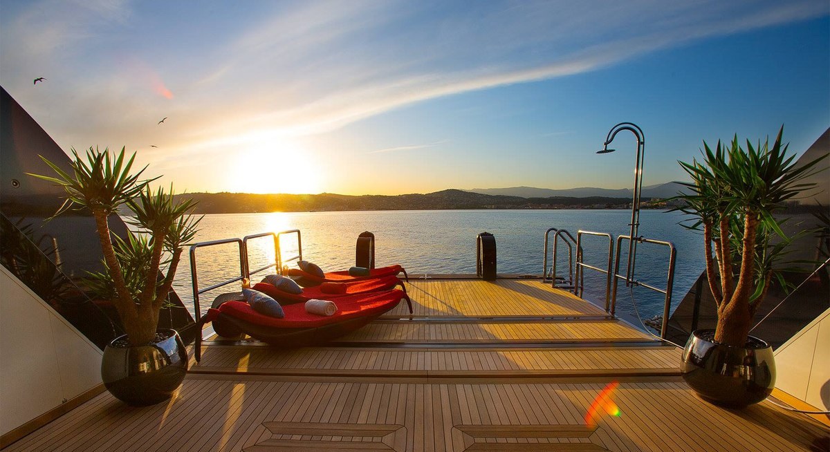 COCOA BEAN yacht charter 4