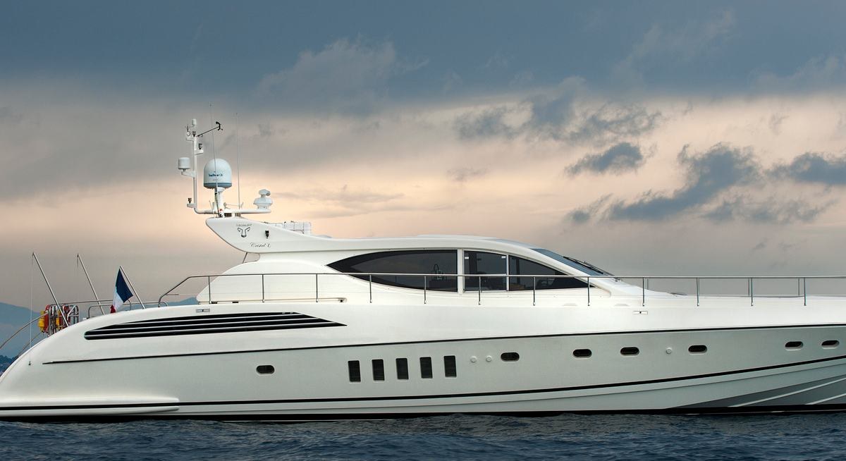 CRISTAL 1 yacht charter 1