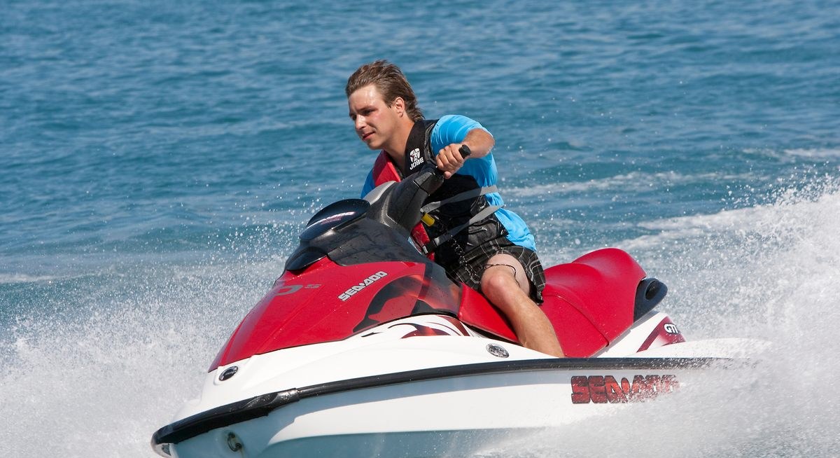 D5 yacht charter 5