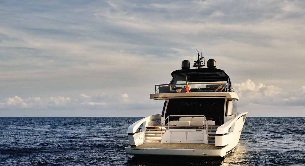 DELLAGRAZIA yacht charter 4