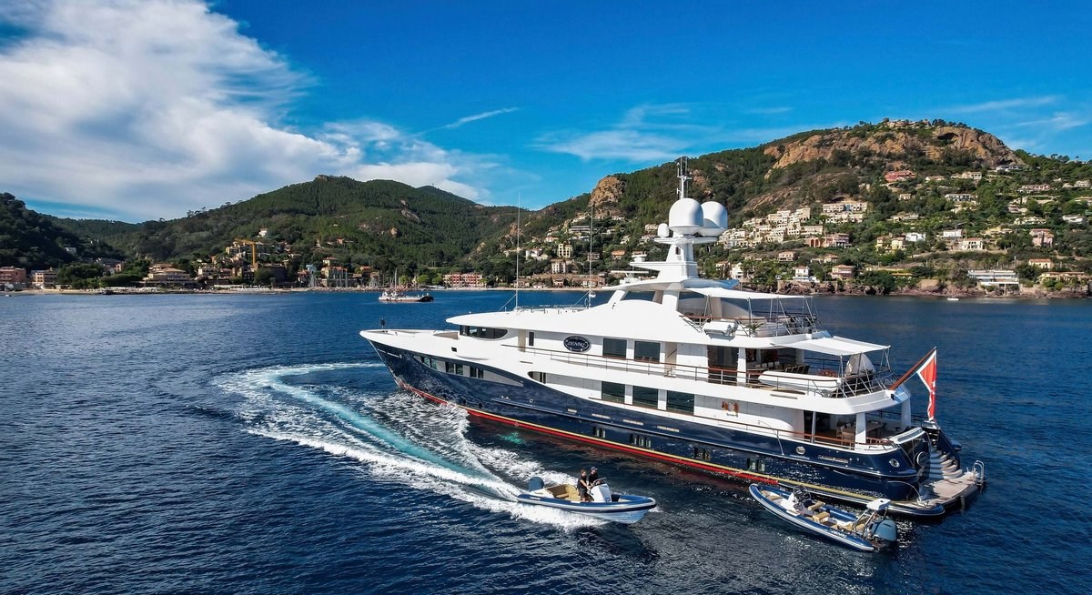 DENIKI yacht charter 5
