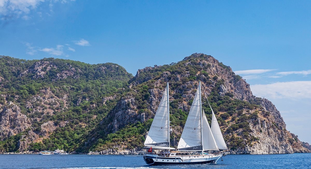 DERYA DENIZ yacht charter 3