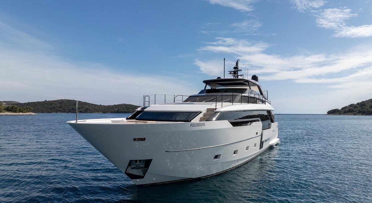 Yacht charter DESTINO YACHT CHARTER