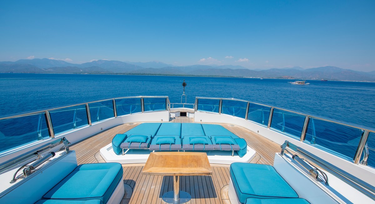 DESTINY yacht charter 2