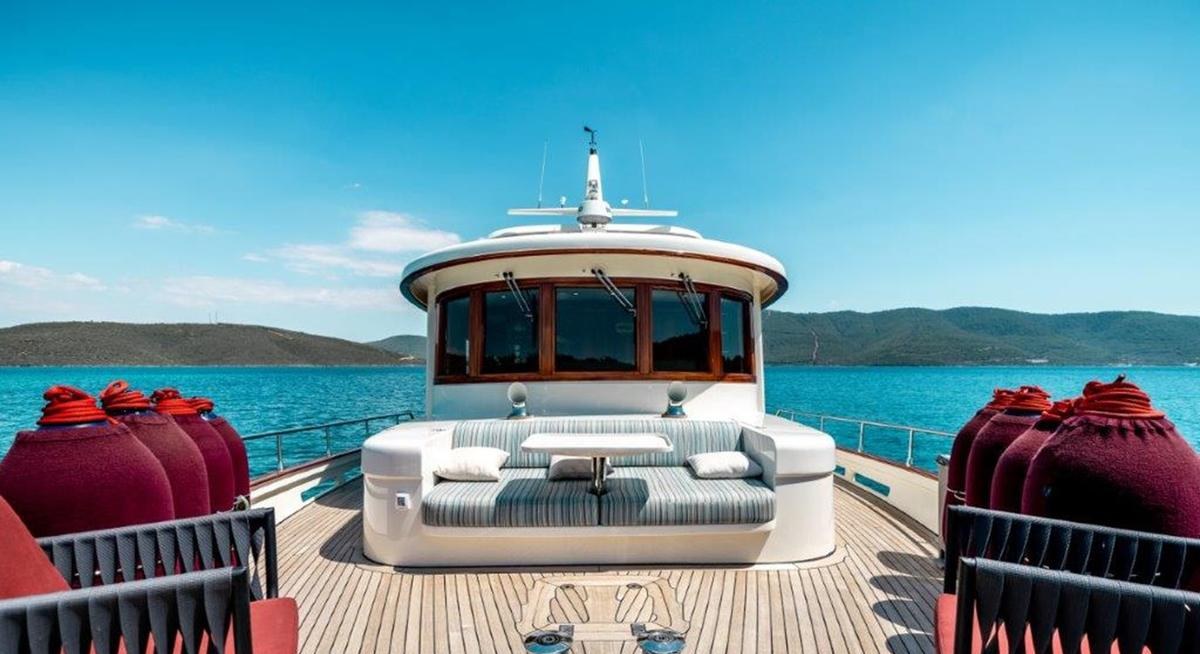 DILNISIN yacht charter 2