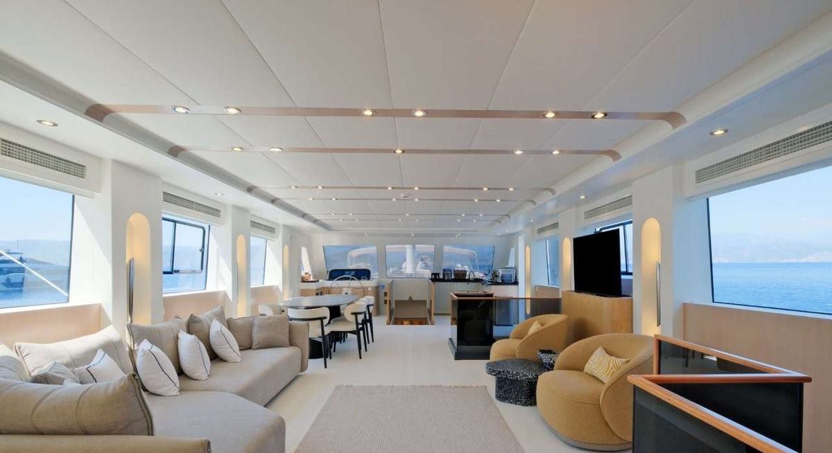 DODO yacht charter 3