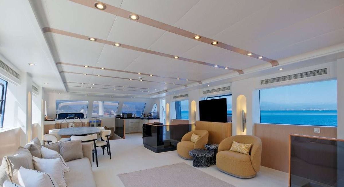 DODO yacht charter 2