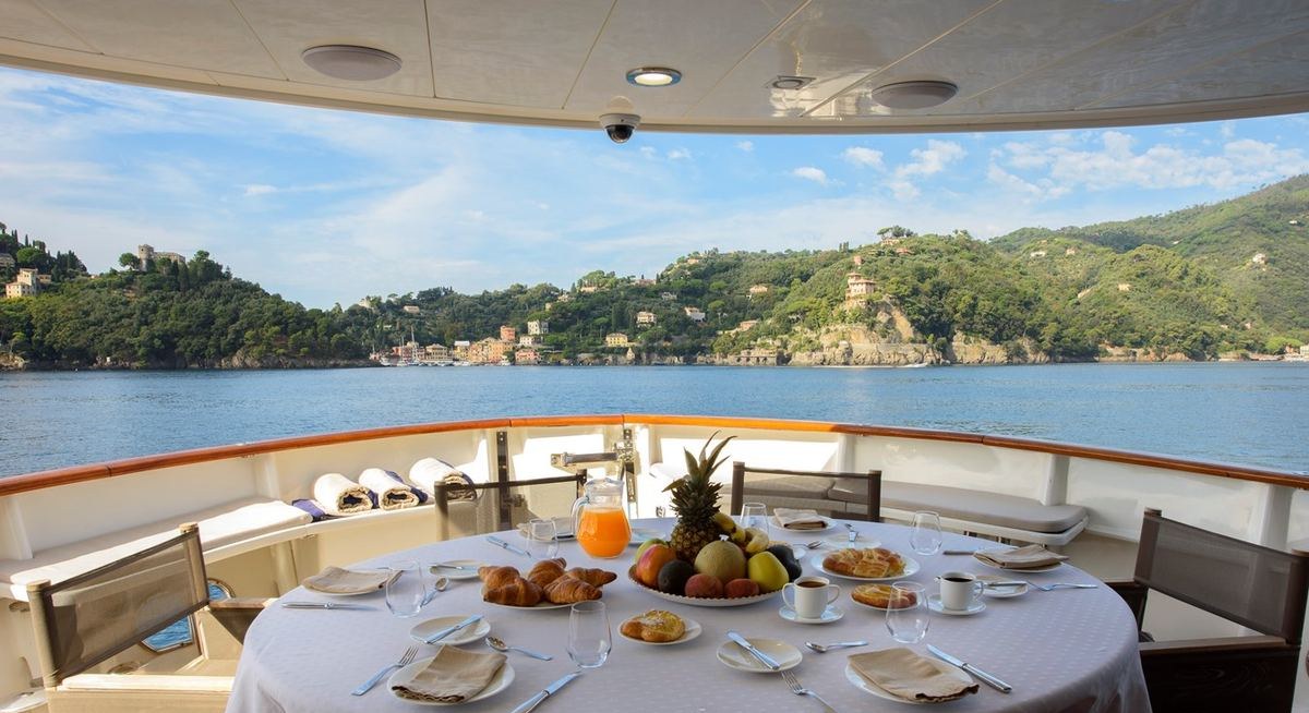 DON CIRO yacht charter 4