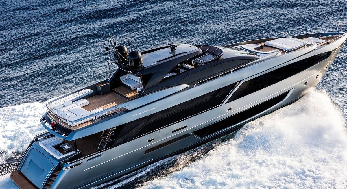 DON'T WORRY yacht charter 5