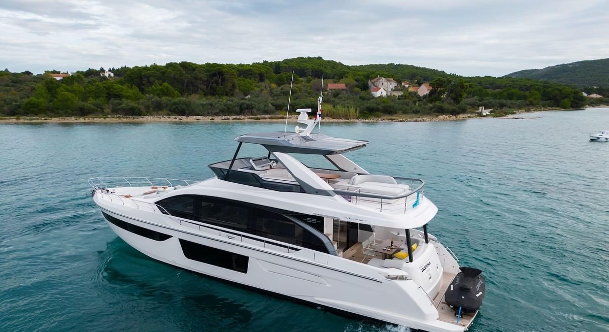 DONNA yacht charter 5