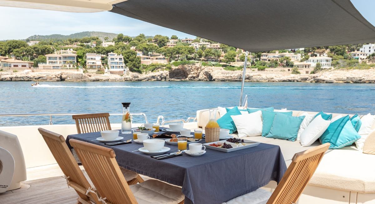 DOUBLE D yacht charter 4