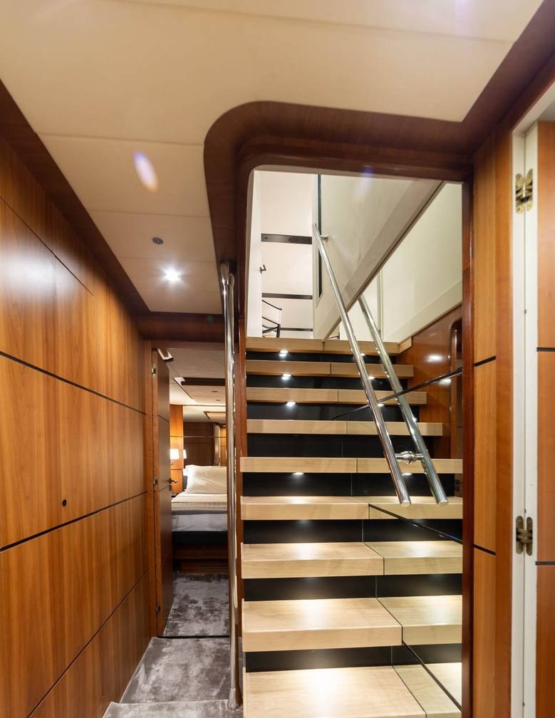 تأجير يخت EFFE YACHT CHARTER