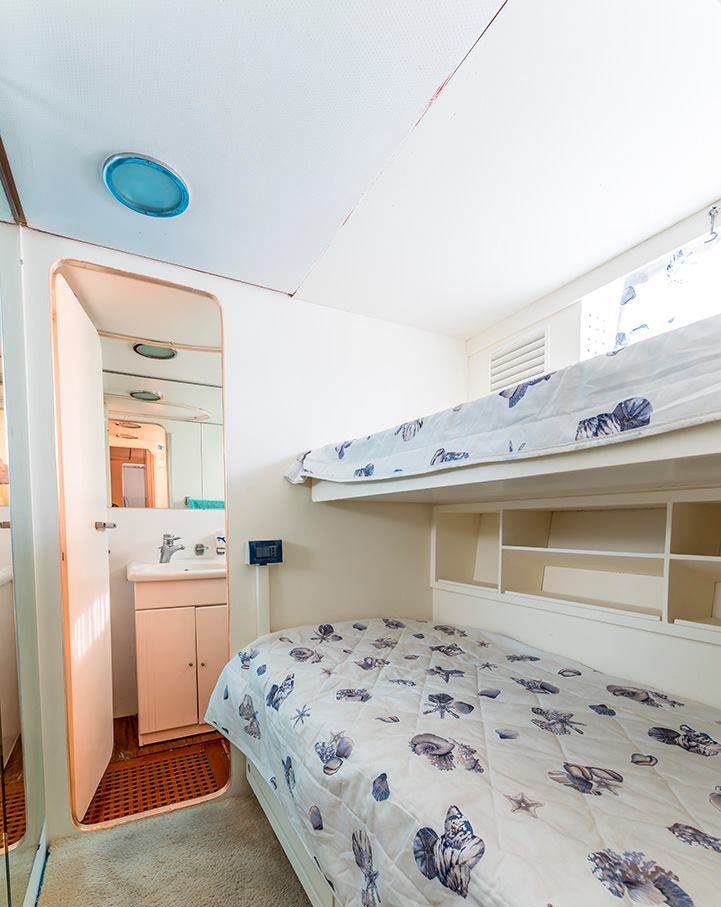 Yacht charter ELECTRA YACHT CHARTER