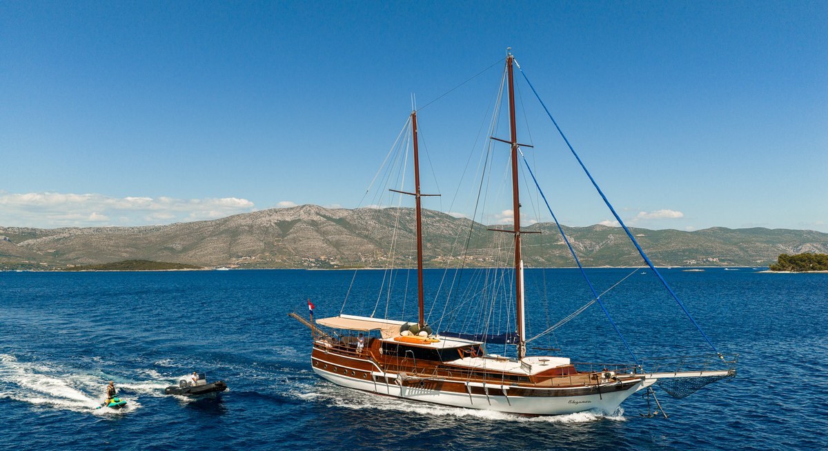 ELEGANZA yacht charter 1