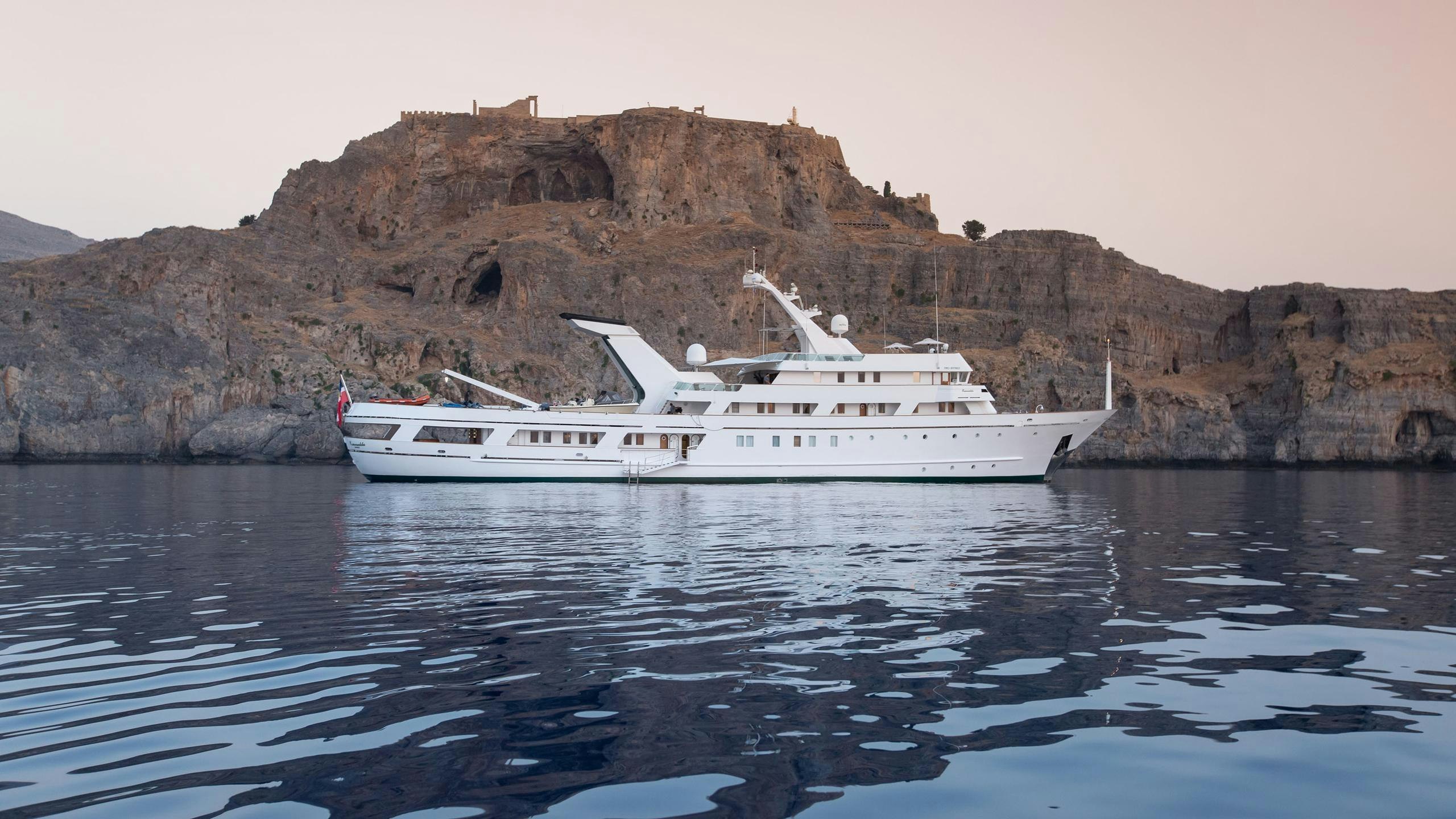 ESMERALDA yacht charter 1