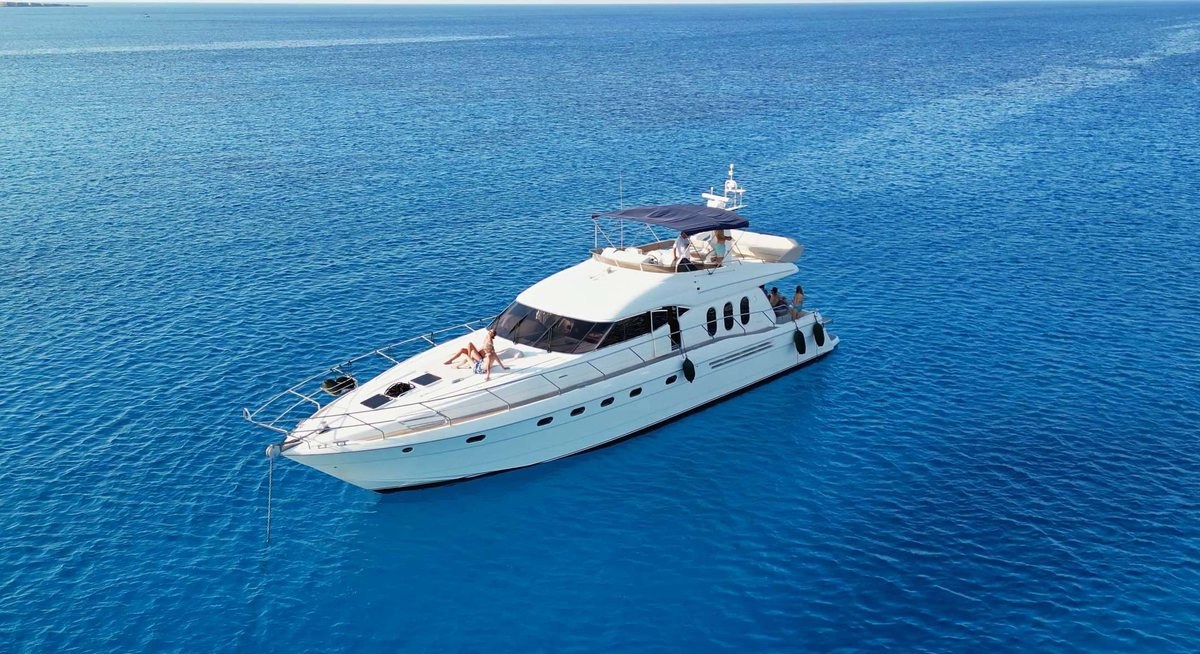 ESPERANZA yacht charter 2