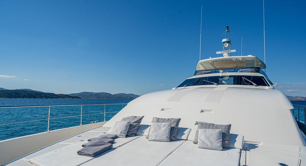 ETHNA yacht charter 2