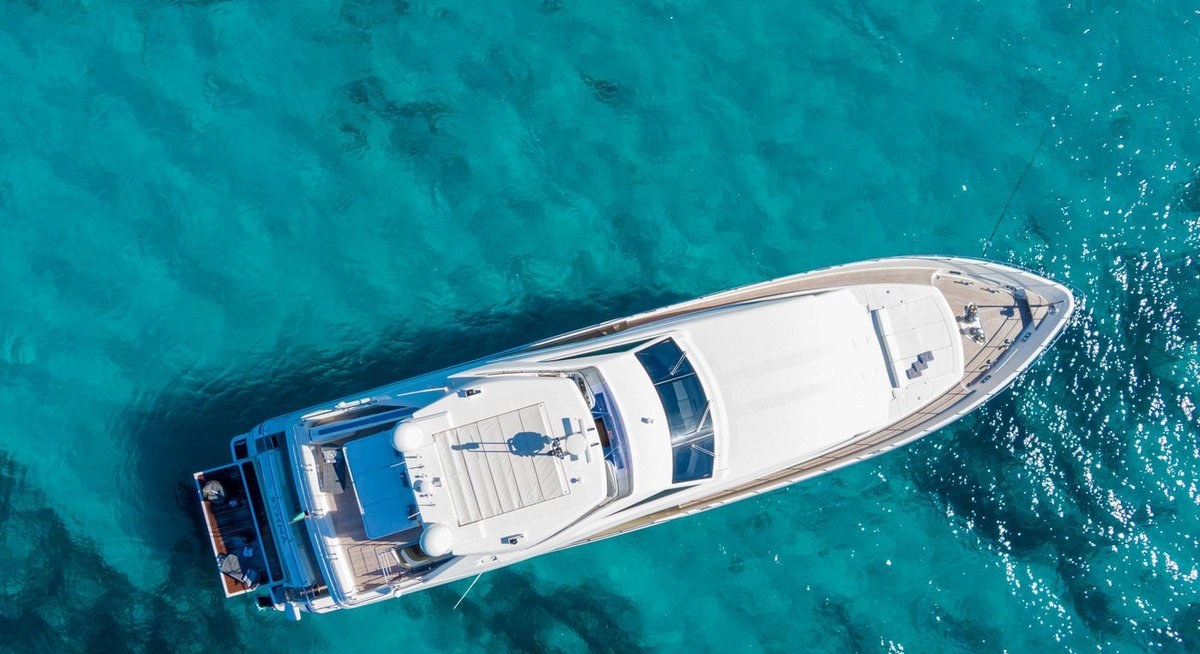 ETHNA yacht charter 5