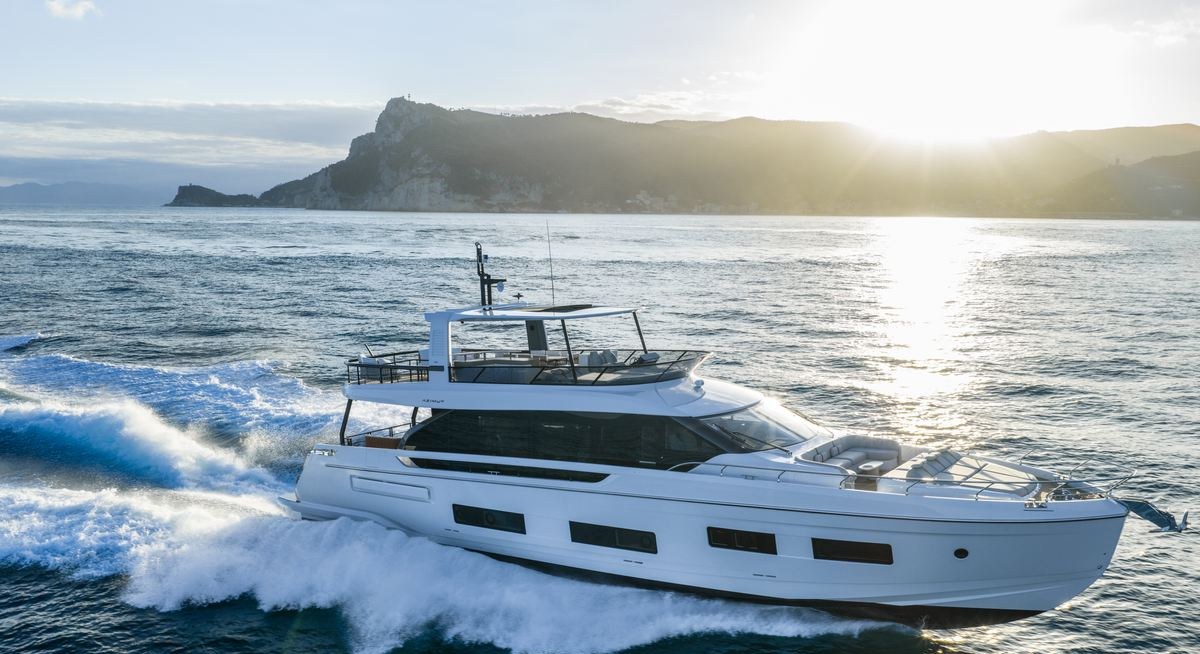 EXPLORA yacht charter 1
