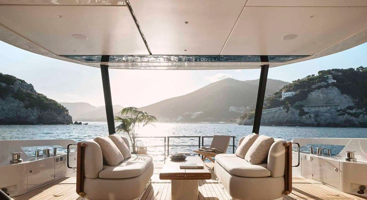 EXPLORA yacht charter 4