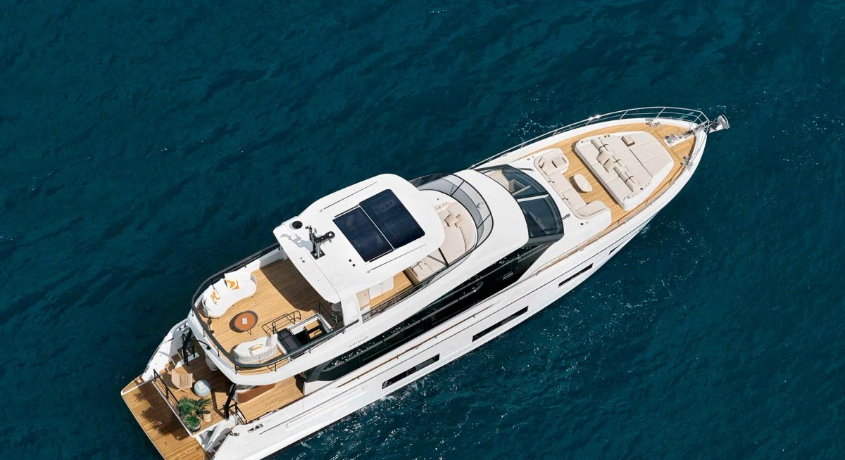 EXPLORA yacht charter 5