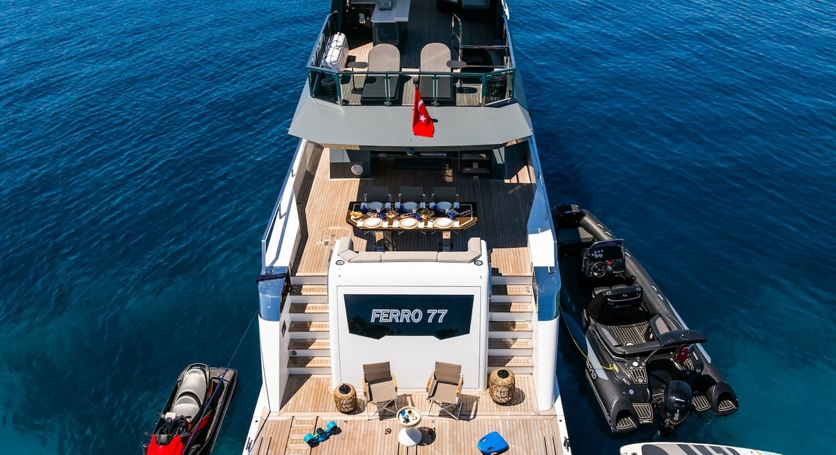 FERRO 77 yacht charter 4