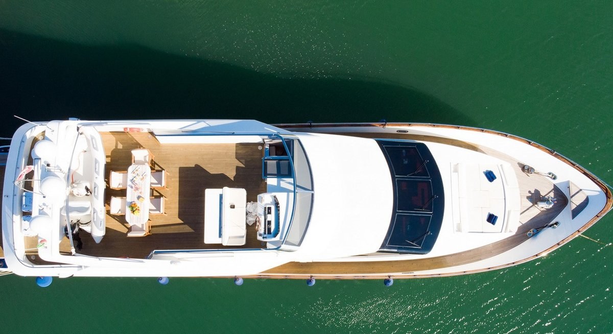 FIRST LADY II yacht charter 4