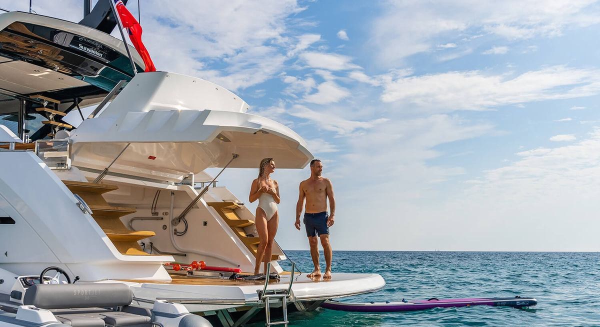 FIVE II yacht charter 4