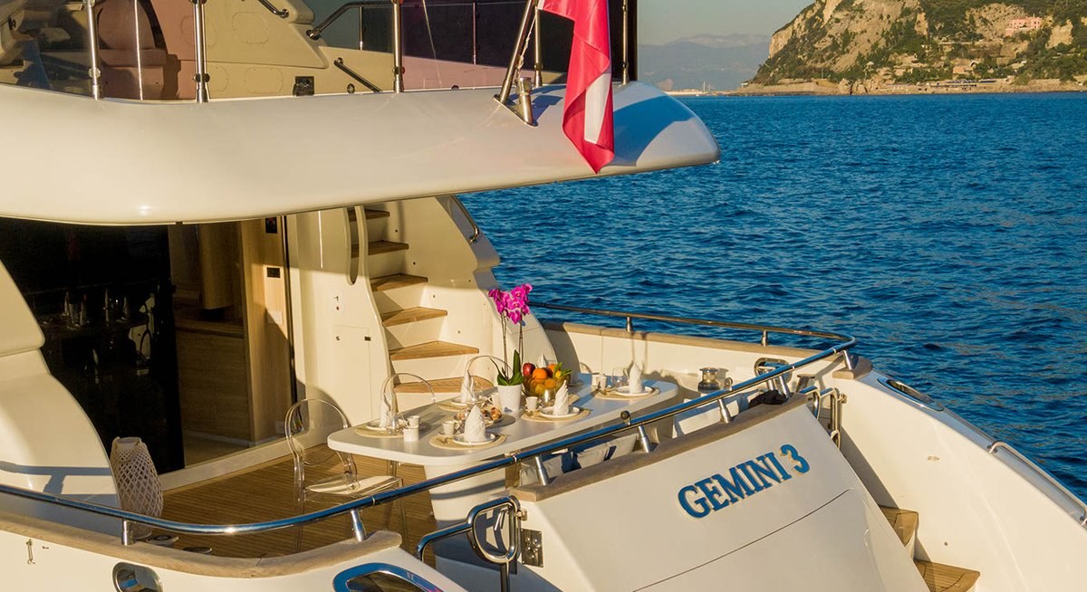 GEMINI 3 yacht charter 5