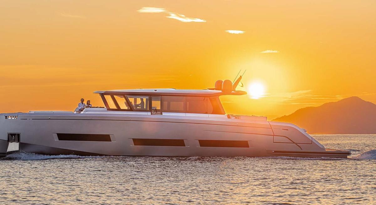 GET LOST yacht charter 5