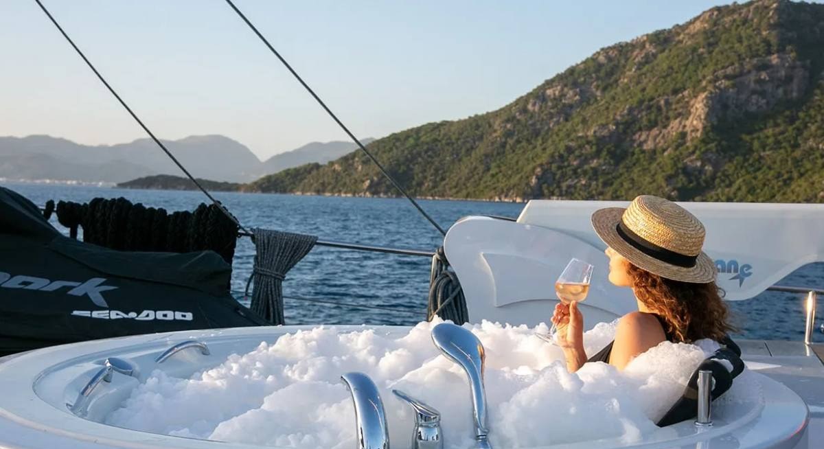 GOOD LIFE yacht charter 3