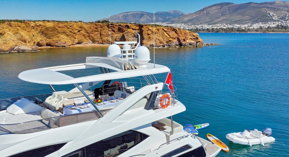GRACE XI yacht charter 5