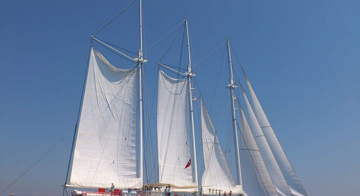 GRAND ADMIRAL yacht charter 1