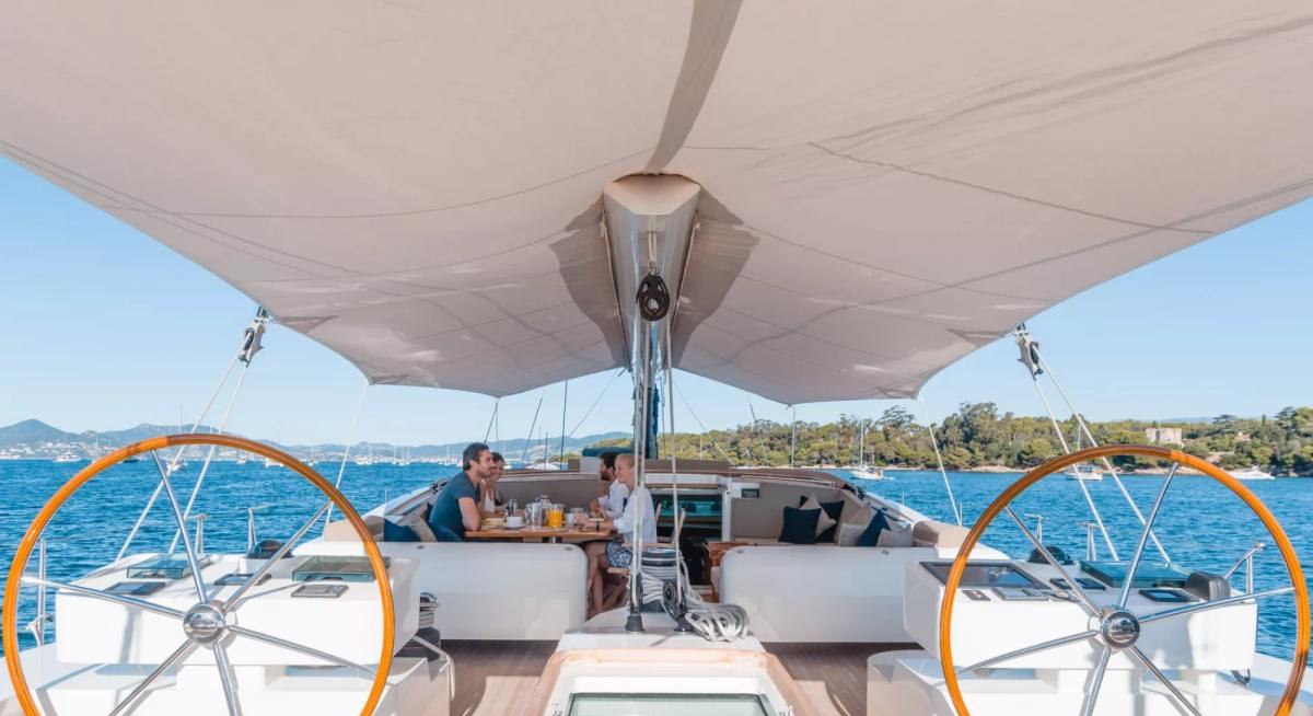GRAND BLEU VINTAGE yacht charter 2