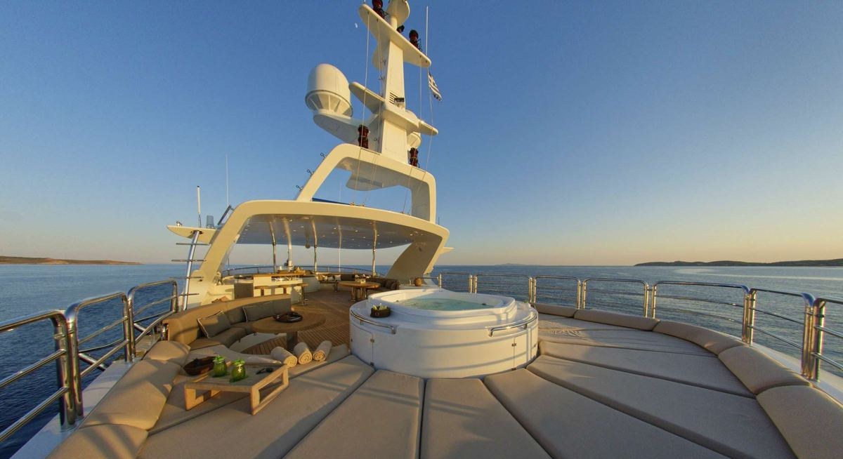 GRANDE AMORE yacht charter 2