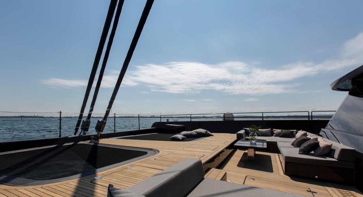 GRAYONE yacht charter 3