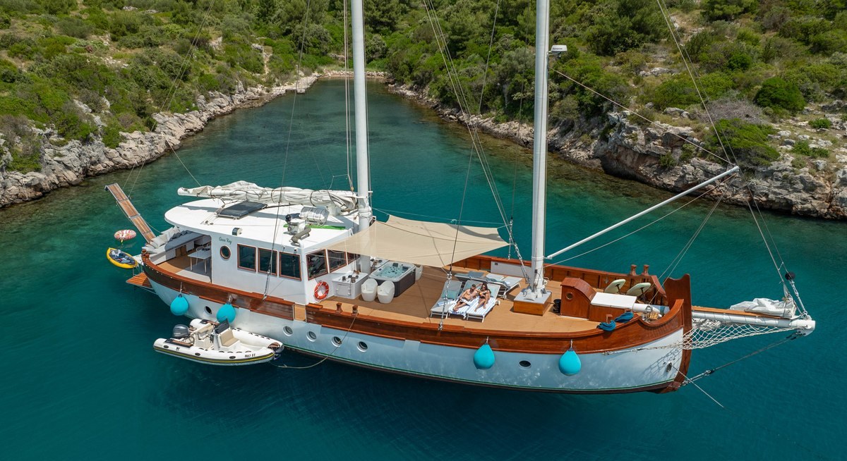 GREEN RAY yacht charter 1