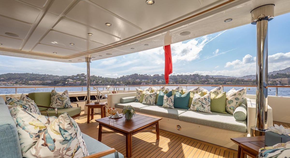 HANA yacht charter 4