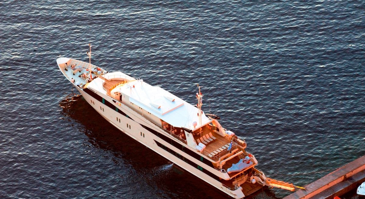 HARMONY V yacht charter 2
