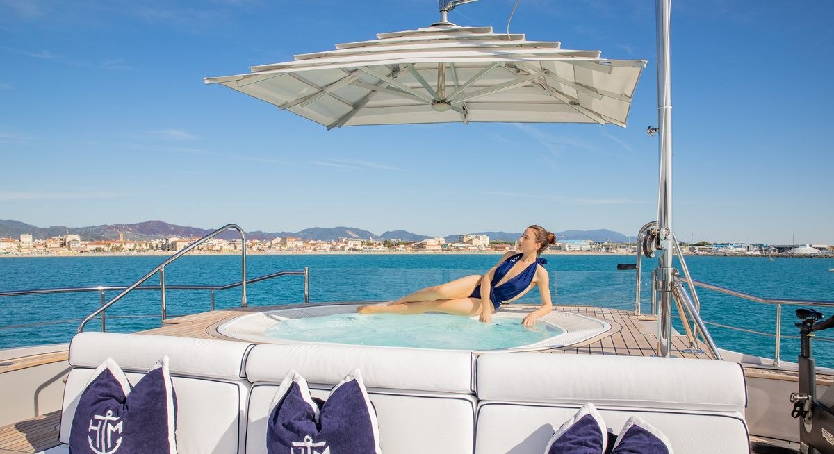 HATT MILL yacht charter 2
